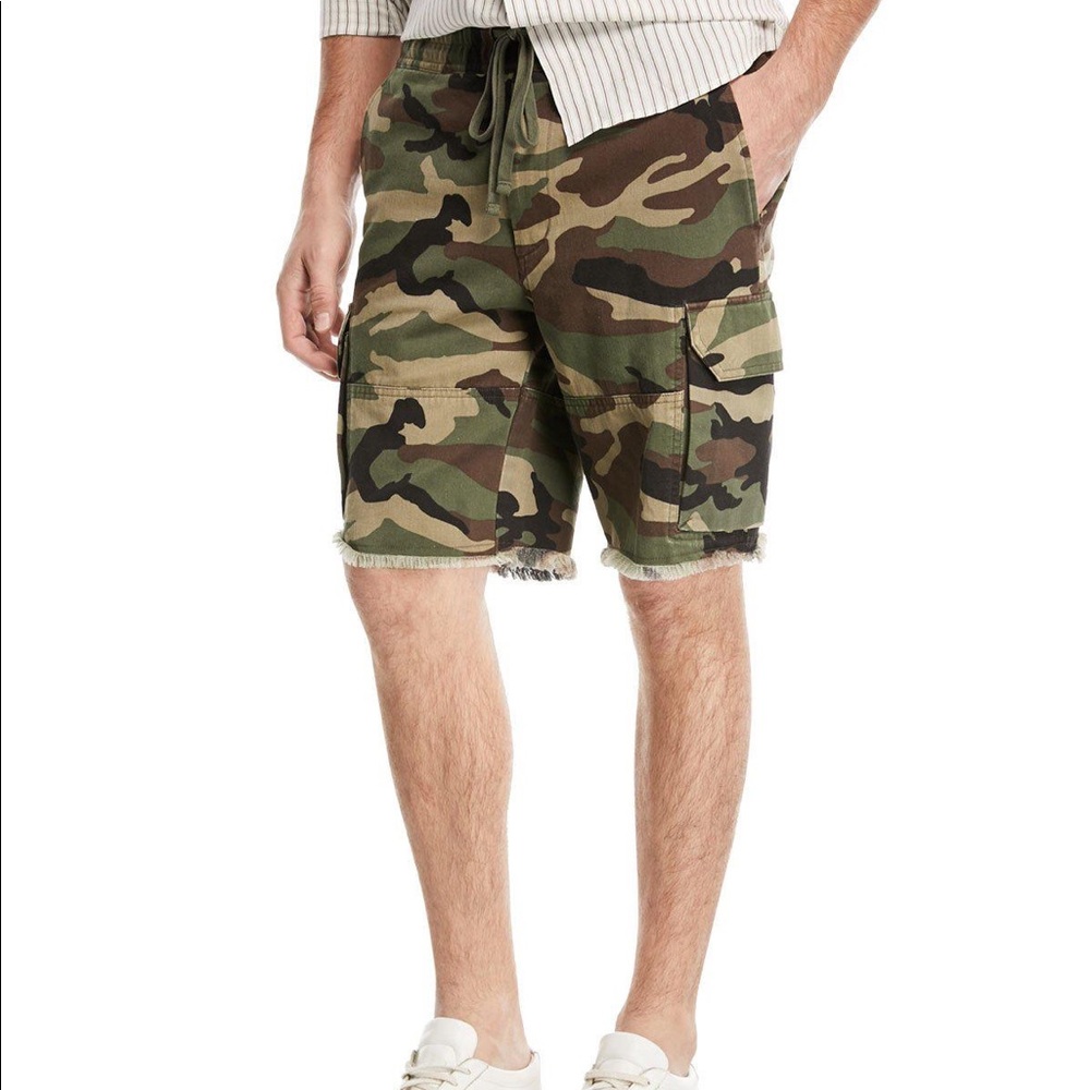 Men’s Vince Camo Cargo Shorts Size XL
